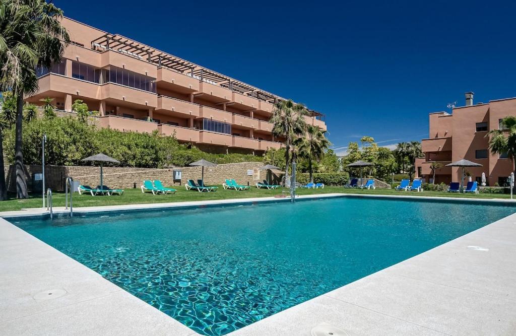 Rock Bay Apartment With Wonderful Sea View And 5 Minutes From The Beach Манилва Экстерьер фото