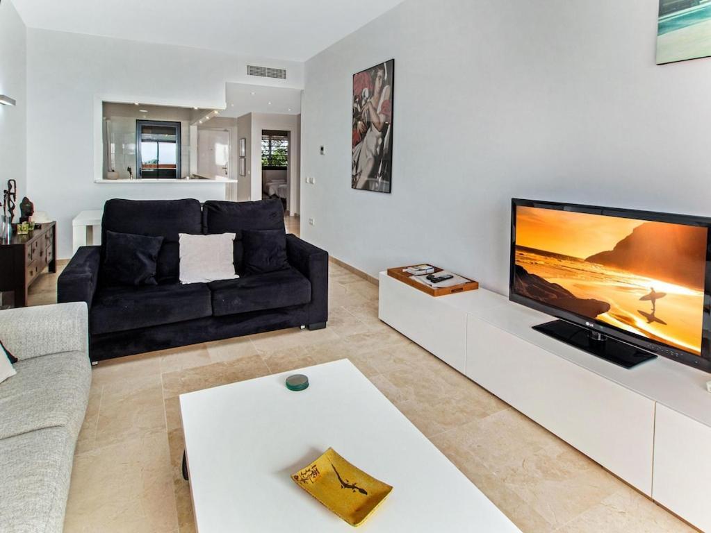 Rock Bay Apartment With Wonderful Sea View And 5 Minutes From The Beach Манилва Экстерьер фото