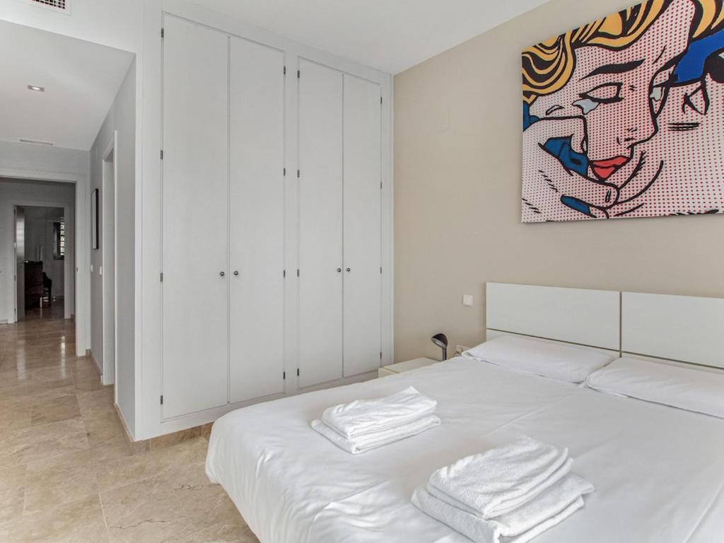 Rock Bay Apartment With Wonderful Sea View And 5 Minutes From The Beach Манилва Экстерьер фото